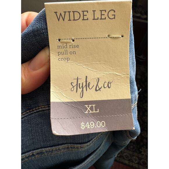 NWT Style & CO Wide Leg Cropped Jeans Size: XL - Picture 3 of 5